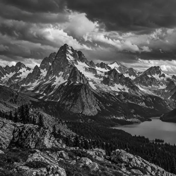Black and White Landscape photographic style example.